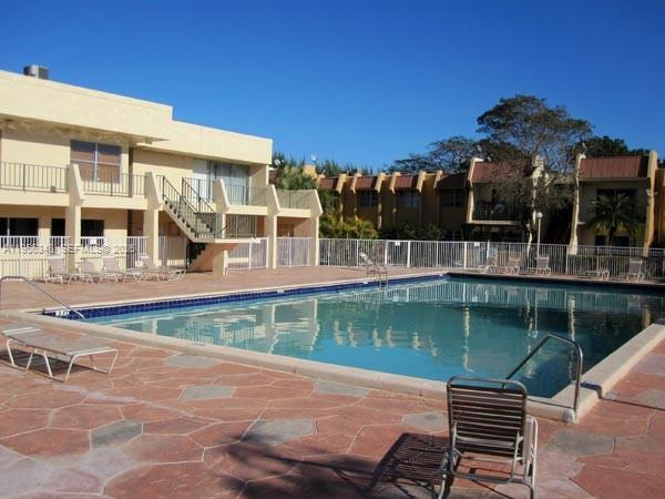 Building Photo - 13901 SW 90th Ave