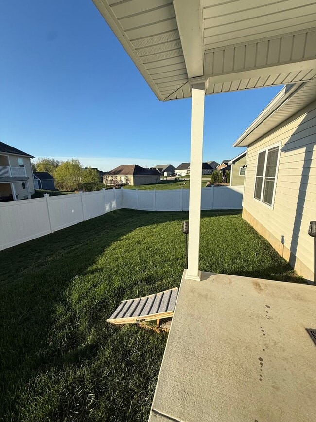 Building Photo - 128 Aiden Ln