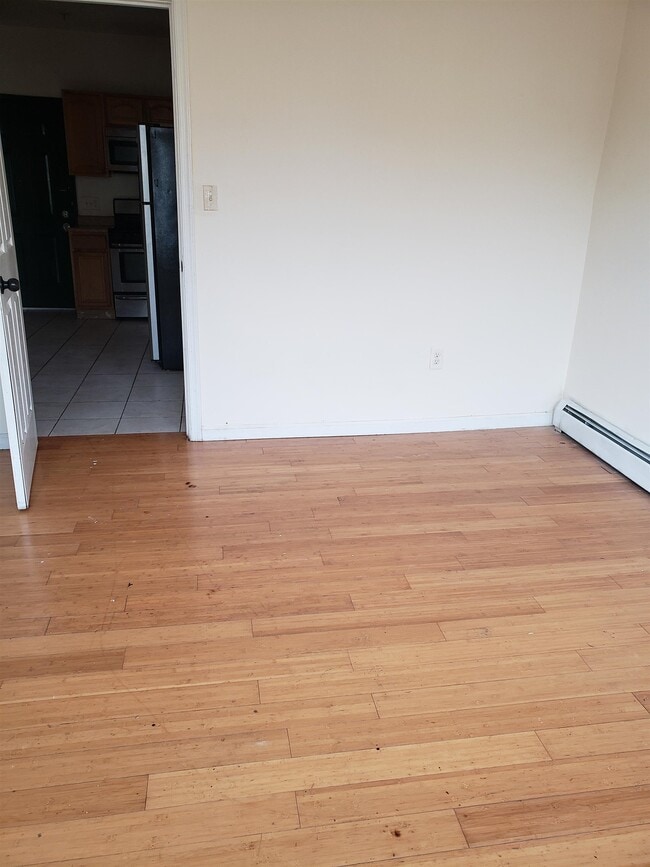 Building Photo - 385 Avenue C