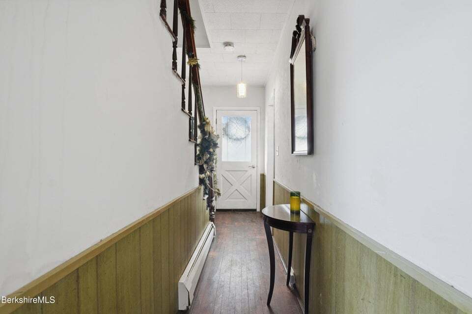 Building Photo - 9 Lincoln St