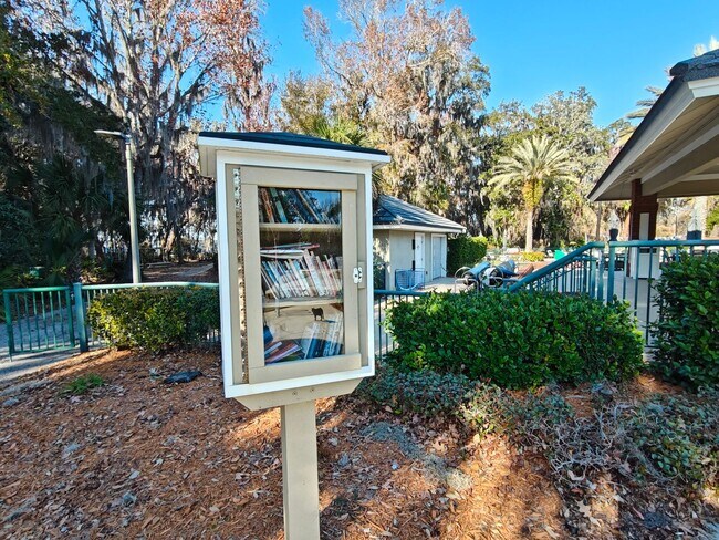 Building Photo - Florida Living at Its Best – 3BR Home with Hot Tub & Resort Amenities