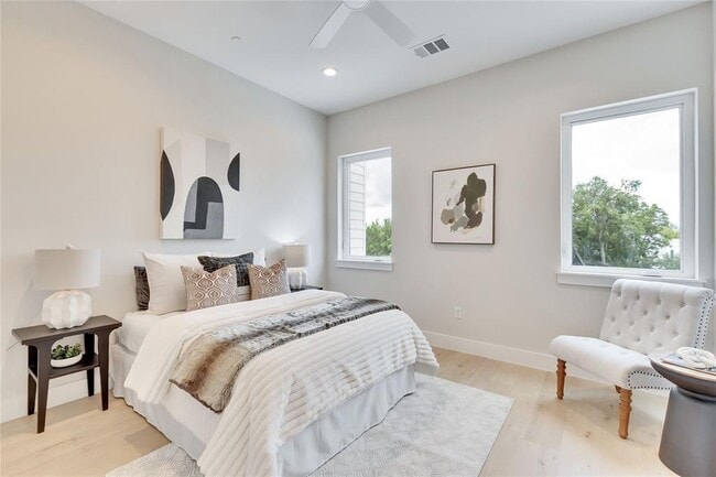 Building Photo - 1937 E 38th 1/2 St