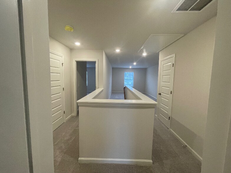 Building Photo - 1720 Manuka Ln