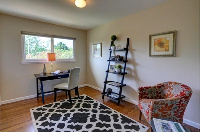 Building Photo - Executive 5BR Home with Private Backyard Retreat