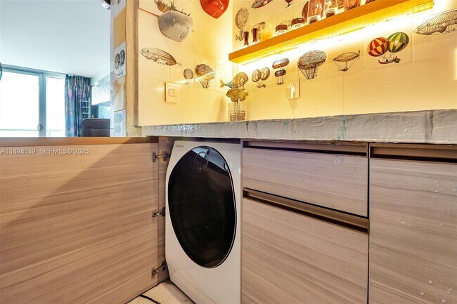 Building Photo - 1100 West Ave