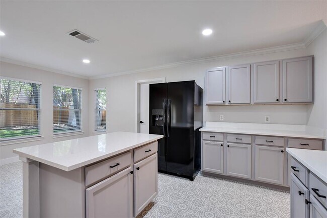 Building Photo - 10903 Claywood Dr