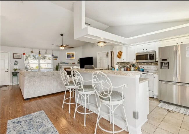 Building Photo - 96038 Maple Ct