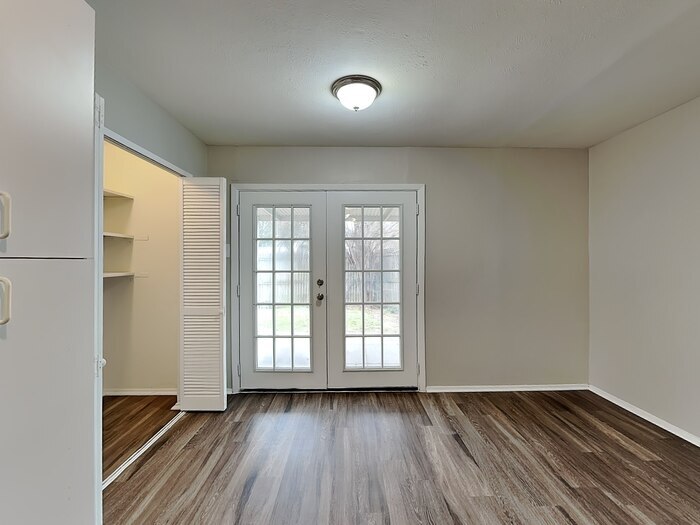 Building Photo - 446 Thistle Dr