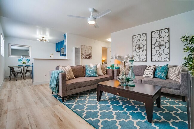 Building Photo - Spacious -2bd/1ba -$2,050.00 - LBC - Parki...