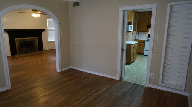 Building Photo - 1016 Puryear Dr