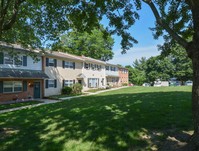 Building Photo - Rolling Glen Townhomes and Apartments