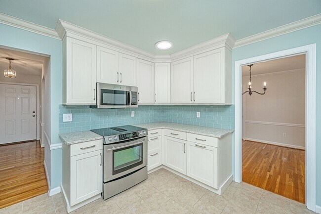 Building Photo - 1791 Dunbarton Dr