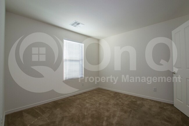 Building Photo - 1120 E Blue Spruce Ln