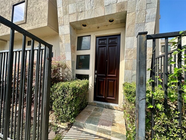 Building Photo - 1205 Birdsall St