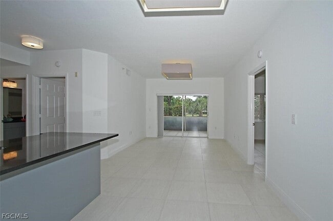 Building Photo - 6490 Aragon Way