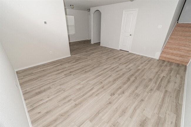 Building Photo - 17347 Desmond St