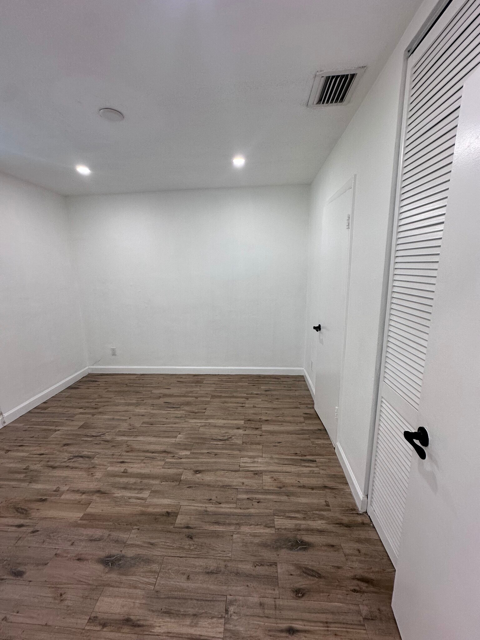 Building Photo - 3801 SW 31st Dr
