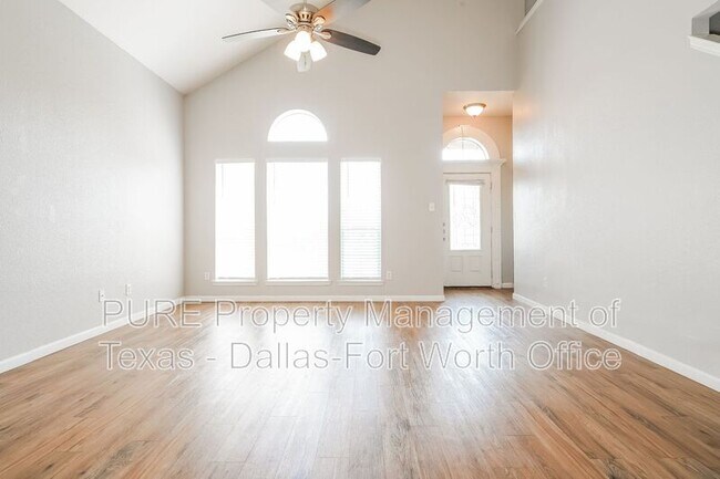 Building Photo - 329 Beaumont Dr