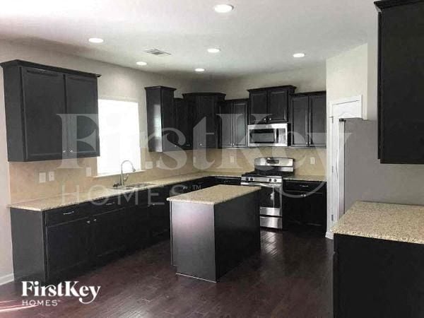 Building Photo - 10729 Sapphire Trail