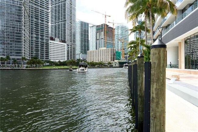 Building Photo - 300 Biscayne Blvd Way