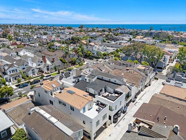 Building Photo - 509 Carnation Ave