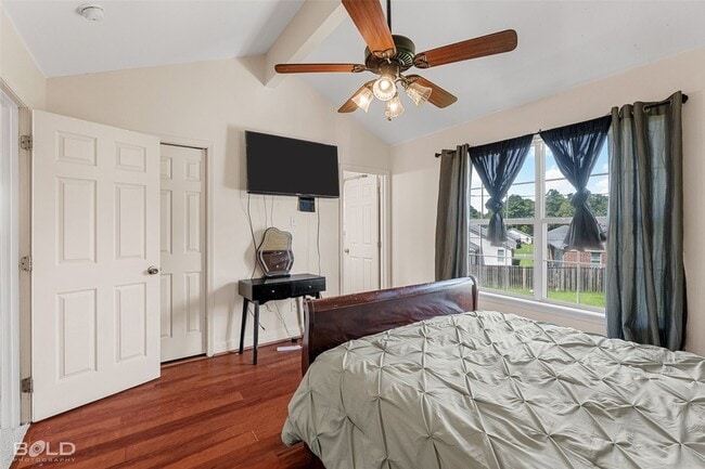 Building Photo - 1608 Shepherd Dr