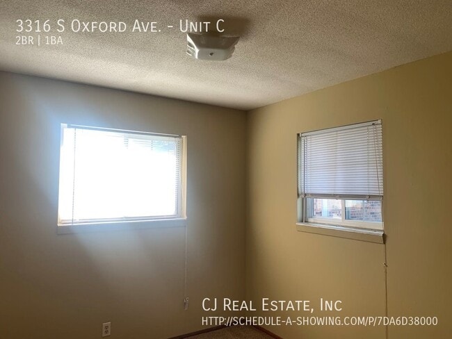 Building Photo - 3316 S Oxford Ave