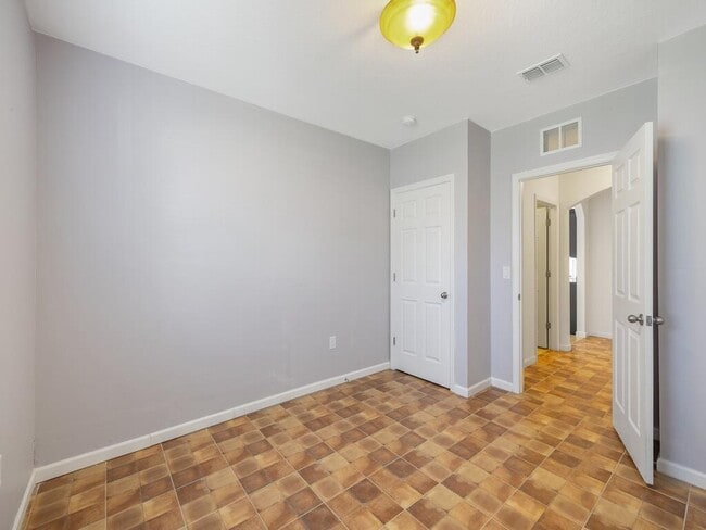 Building Photo - 1440 Lexington Square SW