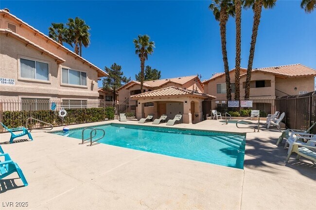 Building Photo - 350 S Durango Dr