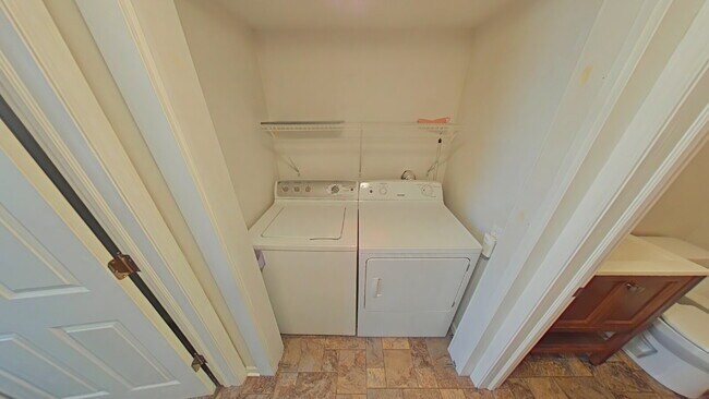Building Photo - "1-Bed Oasis in Romeo: Cozy 650 Sq. Ft. Re...