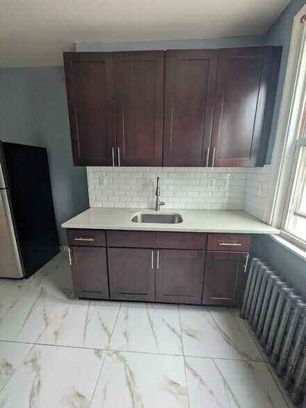 Building Photo - 225 Lembeck Ave