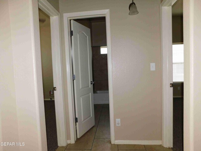 Building Photo - 14628 Rockbridge