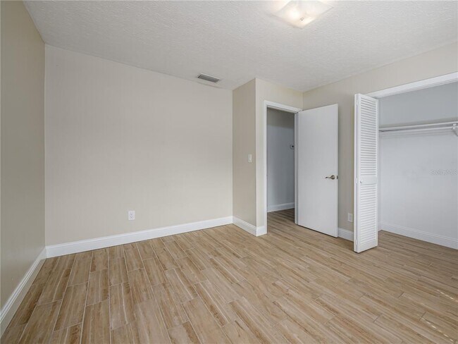 Building Photo - 14605 Brentwood Ln