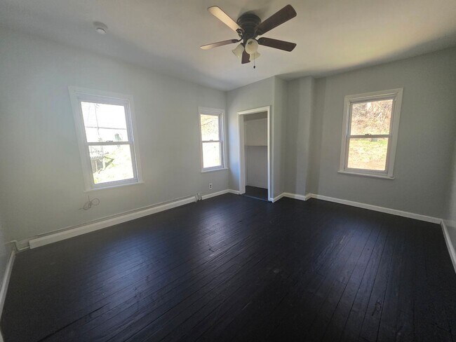 Building Photo - 30-32 Willow Street