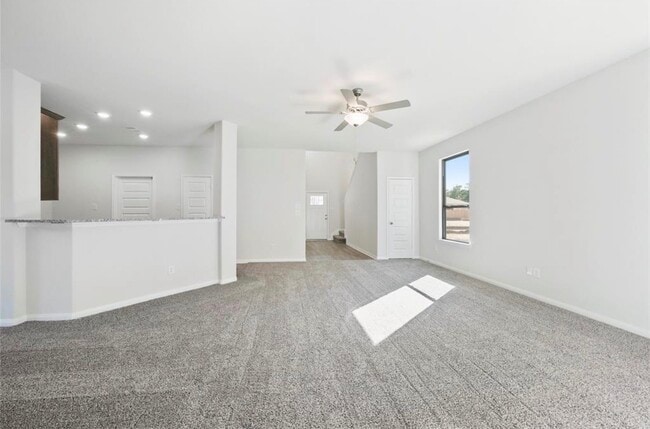 Building Photo - 25290 Pomegranate Pl