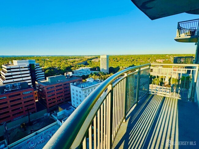 Building Photo - 1 Spring St