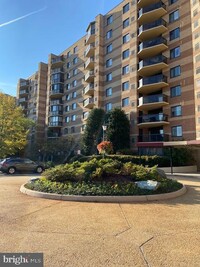 Building Photo - 8380 Greensboro Dr
