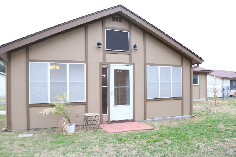 Building Photo - 7102 Moat Cove