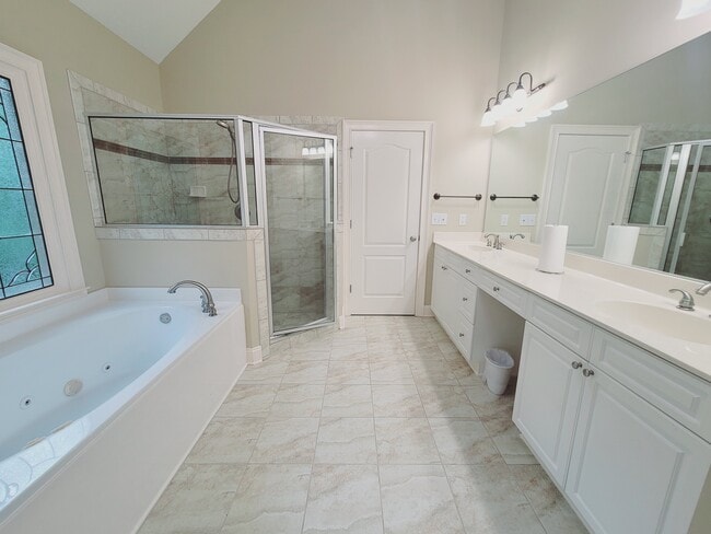 Building Photo - 340 Ridgemill View
