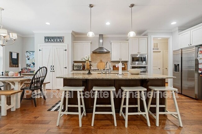 Building Photo - 215 Harrison Pond Dr