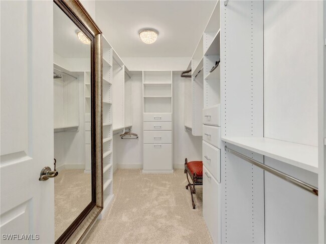 Building Photo - 8060 Players Cove Dr