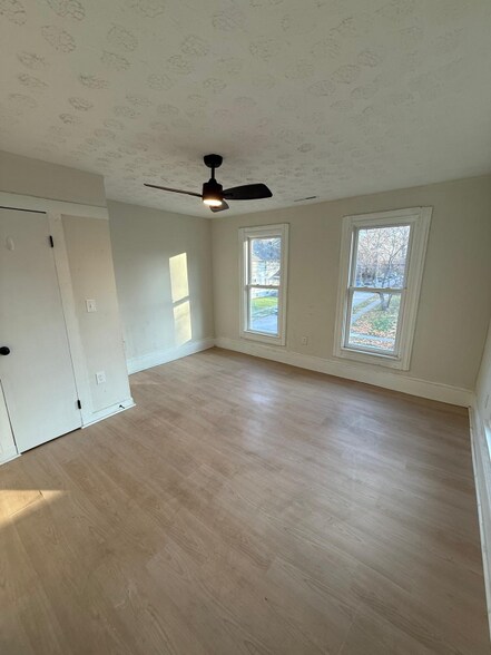 Building Photo - 3202 Bradwell Ave