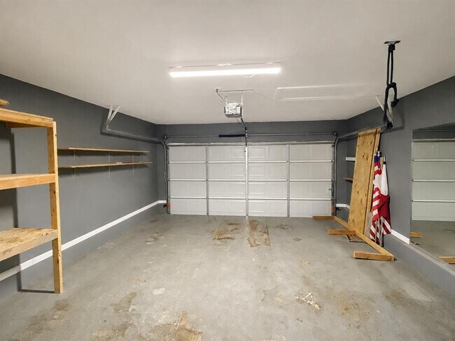 Building Photo - 8900 Linton Dr
