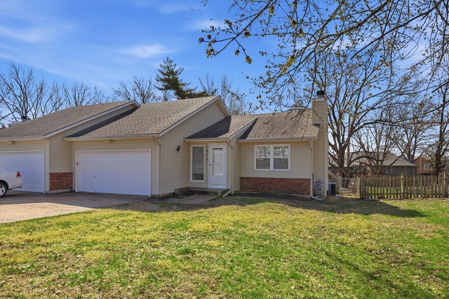 Front - 13751 West 62nd Street