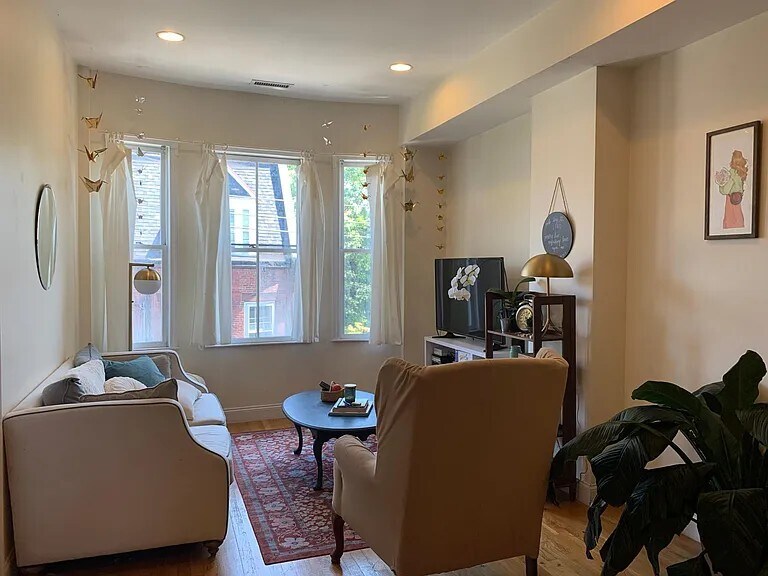 Building Photo - 79 Highland St