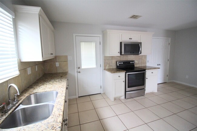 Building Photo - 6610 Loma Vista St