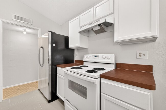 Building Photo - 17421 Ranch Country Rd