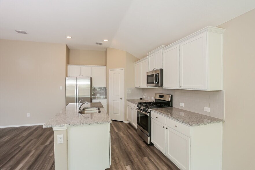 Building Photo - 14425 Jaycee Ln