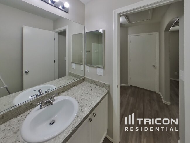 Building Photo - 9164 Obtainable Ct