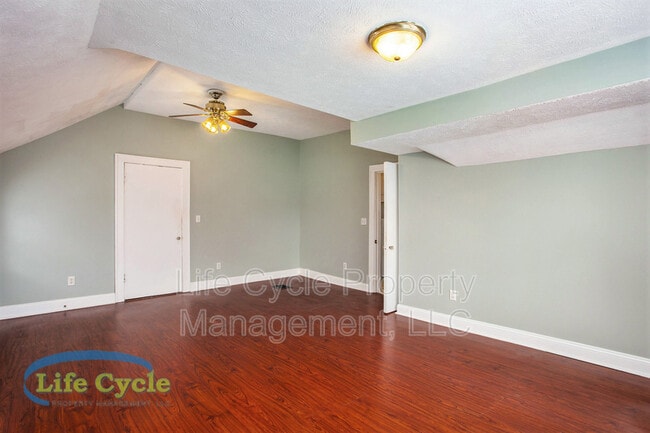 Building Photo - 248 Henry Ave SE